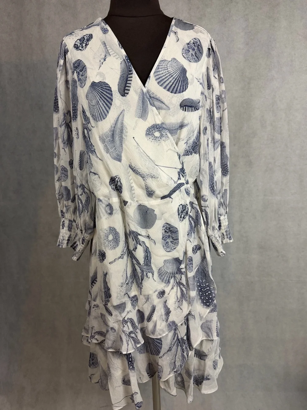 AllSaints Ari Oceano Dress Blue White Seashell Print Ruffle Midi Dress Size 12 - Picture 2 of 9